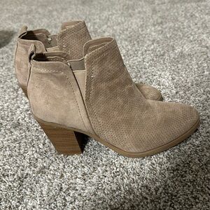 Universal Thread Booties